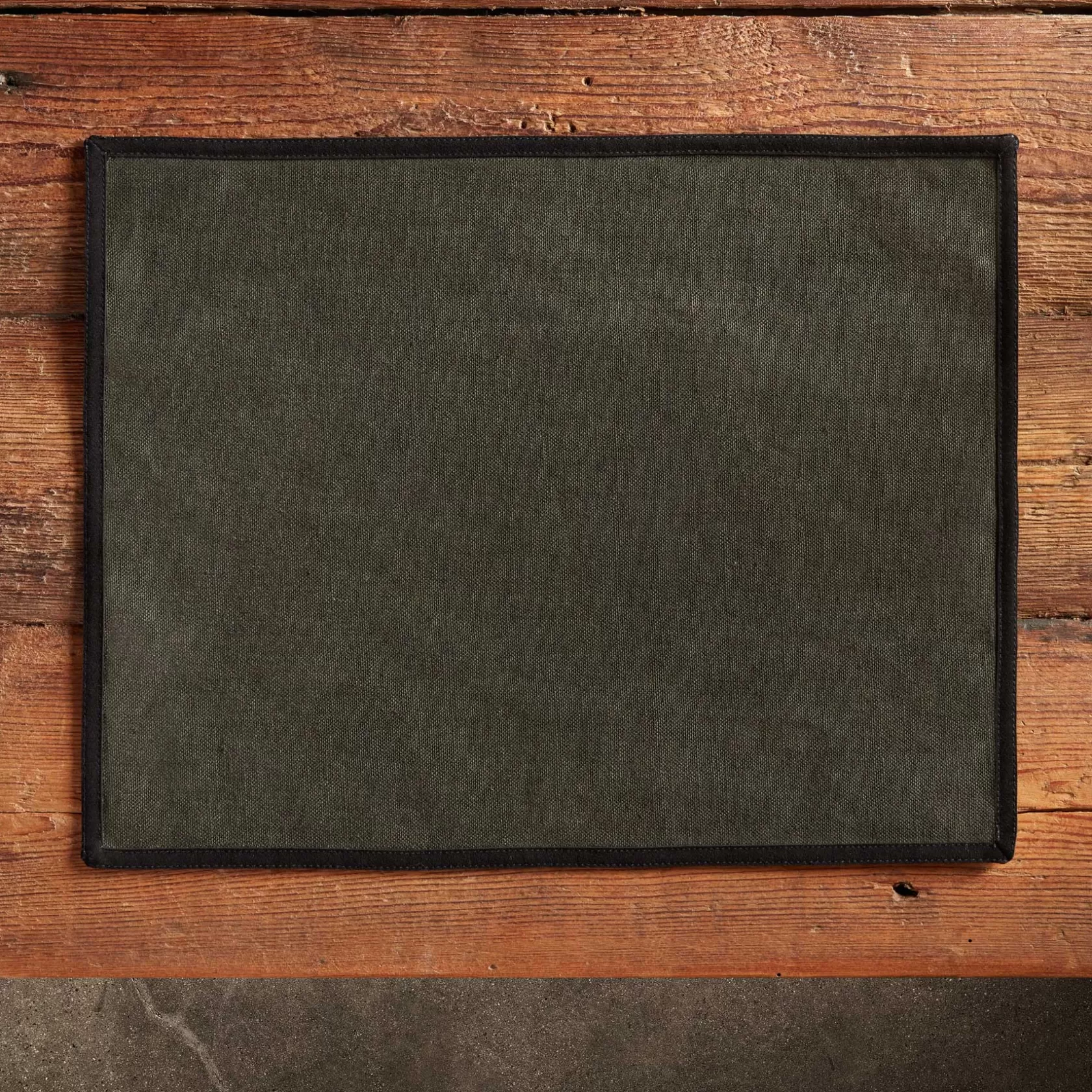 Best Sale Placemat With Suede Trim Placemats