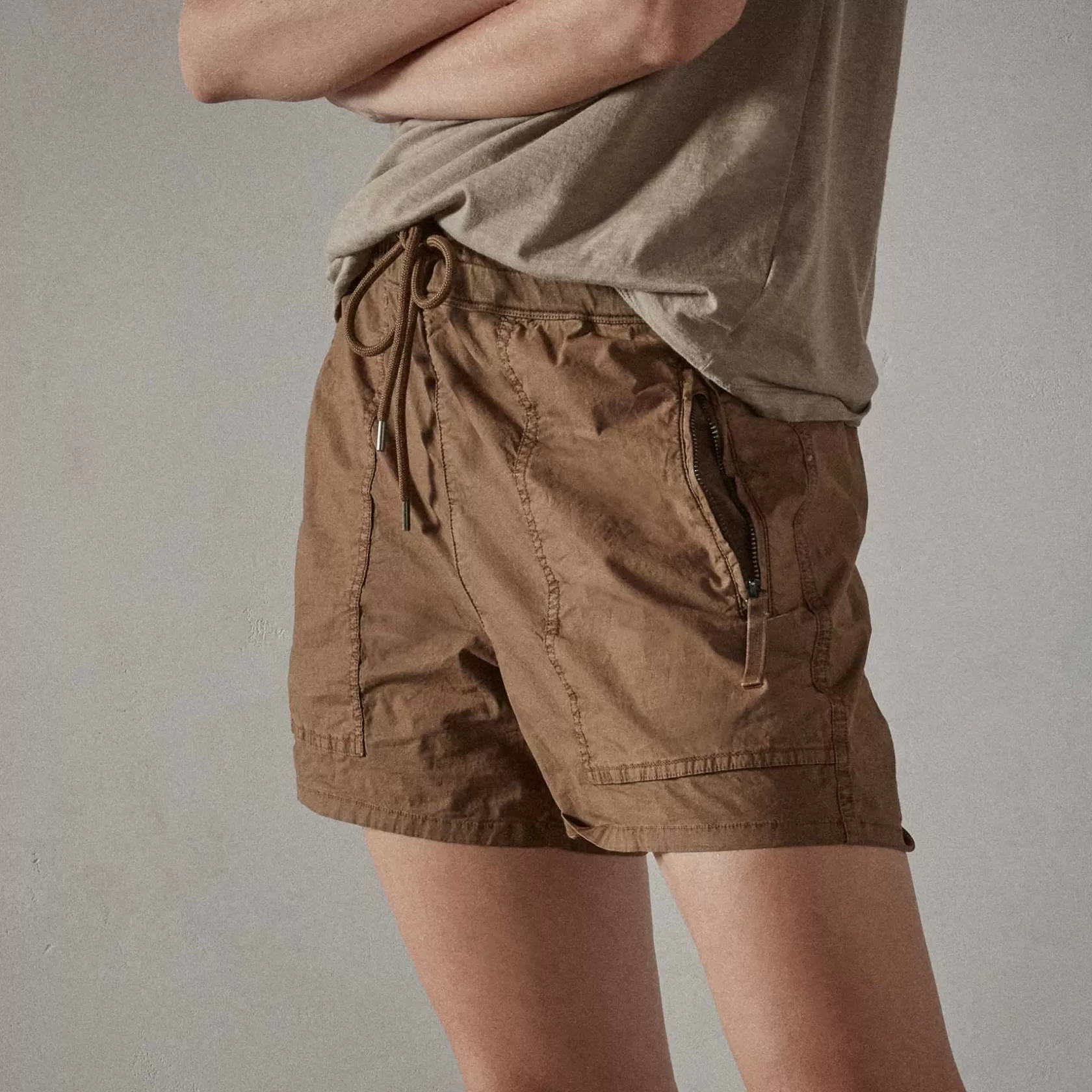 Store Zip Pocket Utility Short Women Shorts